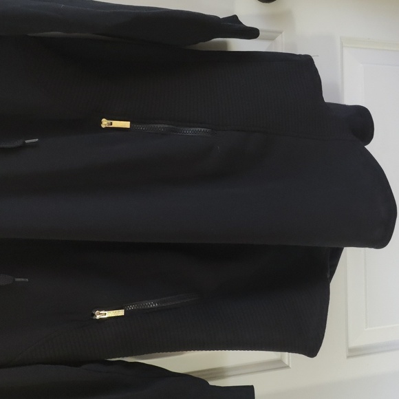 Jolie&Joy black tunic with the hood NWOT - Picture 3 of 5